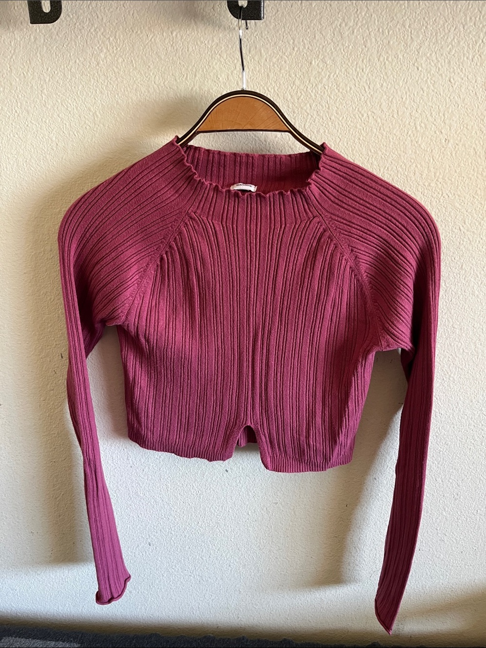 Garage Ribbed Long-Sleeve Crop Top - Plum